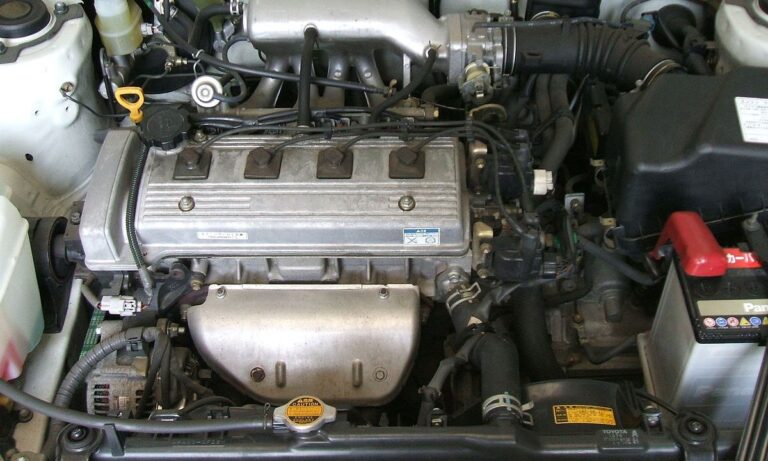 Silnik Toyota 7A-FE 1.8 L: Historia, charakterystyka niezawodnego „japończyka” lat 90