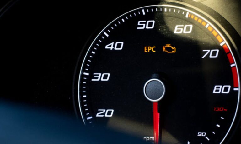 Lampka Check Engine w Audi – przyczyny i sposoby rozwiązania