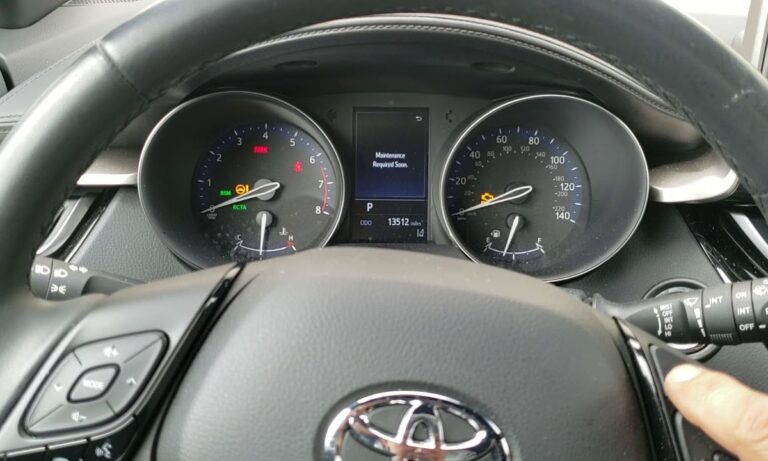Jak zresetować inspekcję olejową w Toyota C-HR – Instrukcja krok po kroku