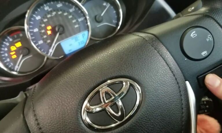 Jak zresetować lampkę inspekcji serwisowej w Toyota Corolla: Przewodnik krok po kroku