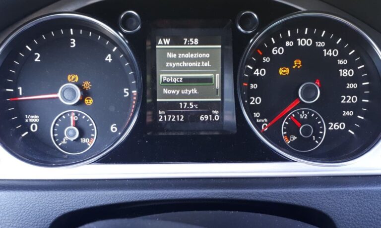 Kontrolki na desce rozdzielczej Volkswagen – pełne znaczenie symboli i lampek