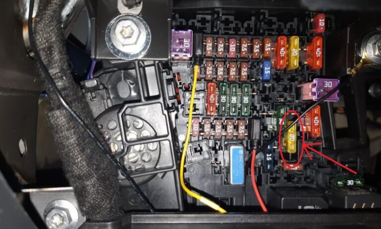 Bezpieczniki Volkswagen Atlas / Teramont – pełne schematy