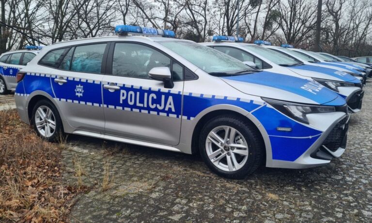Policja i MSW rezygnują z „zielonych” radiowozów – koniec dużych zakupów elektrycznych i hybrydowych pojazdów