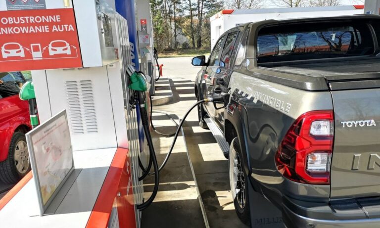 Pojemność zbiornika paliwa Toyota – ostatnie 4 generacje najpopularniejszych modeli