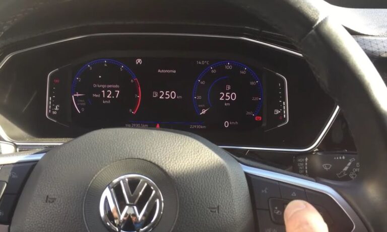 Jak zresetować inspekcję olejową w Volkswagen T-Cross – pełna instrukcja krok po kroku