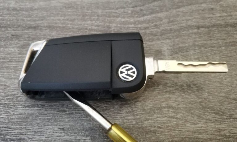 Jak wymienić baterię w kluczyku Volkswagen?