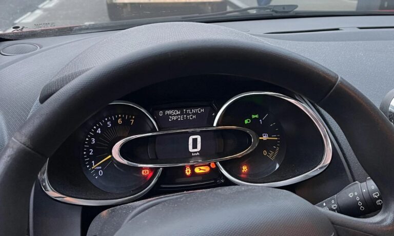 Kontrolka Check Engine w Renault – „Sprawdź wtrysk”, przyczyny i jak postąpić