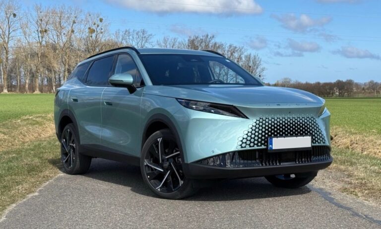 Recenzje Omoda 7 Super Hybrid – czy warto kupić chińskiego SUV-a PHEV?